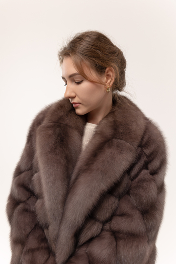 Шуба из соболя в цвете тор-тор 75см с широким рукавом 