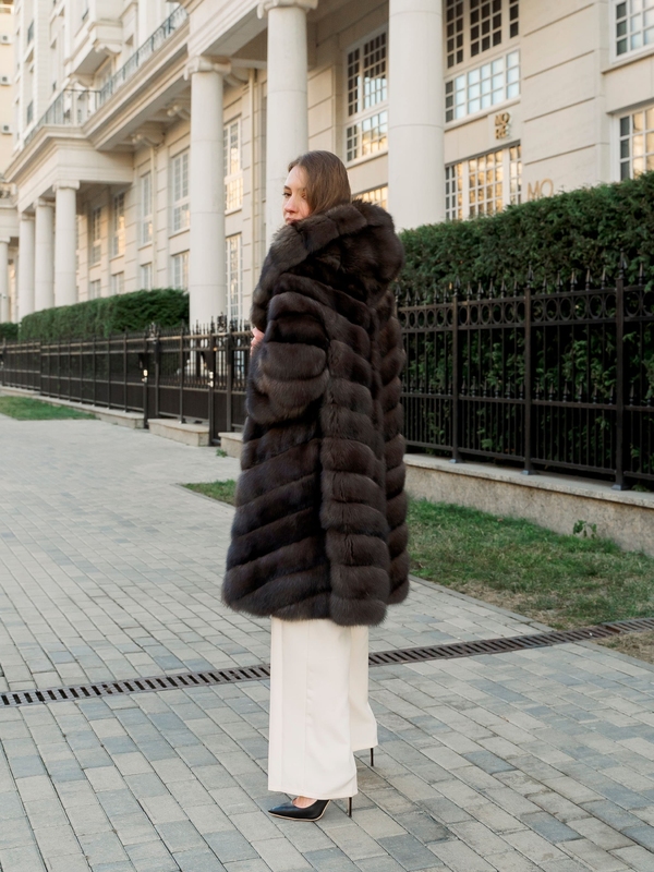 Шуба из баргузинского соболя с капюшоном 3