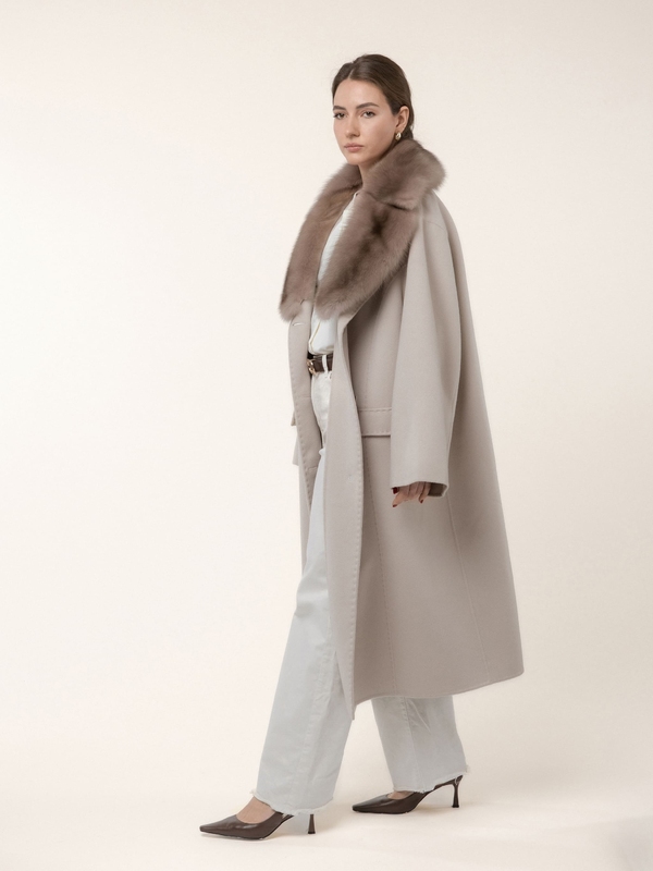 Пальто из кашемира с соболиным воротником 6