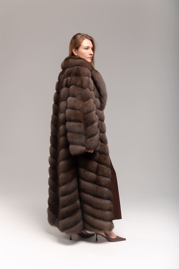 Шуба из соболя в длине 135см 3