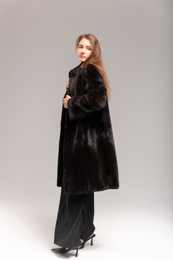 Шуба из датской норки коричневая