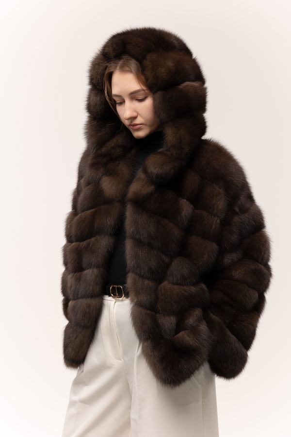 Шуба из темного соболя с капюшоном 60см